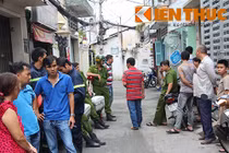 Hàng xóm hoảng loạn vì người đàn ông tự thiêu trong nhà