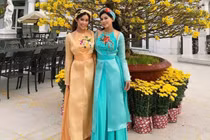 Mẹ chồng Tăng Thanh Hà khoe nhan sắc trẻ trung bên Tiên Nguyễn