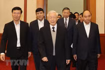 Bộ Chính trị gặp mặt thân mật các nguyên lãnh đạo không tái cử khóa XIII