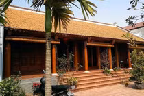 Nhà gỗ 3 gian mùa hè mát mẻ, mùa đông ấm áp, mộc mạc với hơi thở thiên nhiên
