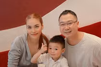 Con trai Lan Khuê sống như hoàng tử nhỏ trong lâu đài