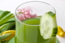 Chế sinh tố dưa chuột trị sỏi thận
