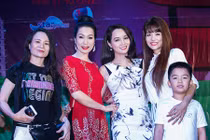Dàn sao Việt đội mưa đón trung thu cùng các em nhỏ