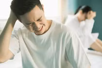 Chồng tốt bụng nhưng toàn mang rắc rối về cho vợ 