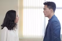 Chồng không đi làm mà tháng nào cũng có số tiền lớn vào tài khoản