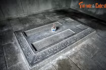Lạnh người ở khu lăng mộ đá trống vắng giữa rừng thông Đà Lạt