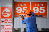 Bộ Tài chính tính giảm tối đa thuế bảo vệ môi trường với xăng dầu