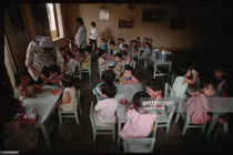 Góc nhìn lạ về Huế, Đà Nẵng, Hội An những năm 1990