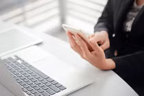 Tin nhắn từ người cũ của chồng 