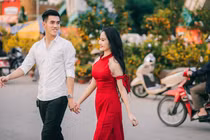 Bạn gái xinh đẹp của các cầu thủ đón Tết như thế nào?