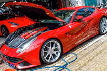 Siêu xe Ferrari F12Berlinetta phiên bản độ "cập bến" VN