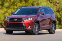SUV Toyota Highlander 2017 "chốt giá" từ 680 triệu đồng