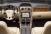 Xe sang Bentley được nâng cấp phụ kiện chính hãng tại VN