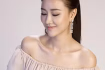 Hôn đồng giới, lộ ngực trong “Người vợ ba”, Maya gợi cảm “chết người“