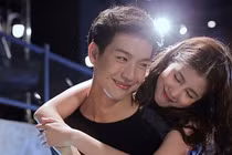 Lần đầu làm chuyện ấy, người yêu thở dài sườn sượt khi nhìn thấy điều lạ