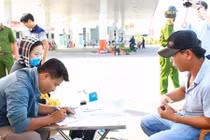 Bị CSGT phát hiện dương tính với ma túy, tài xế hốt hoảng nói chỉ uống thuốc đau bao tử