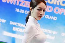 Nữ trọng tài bi - a khiến ai cũng xốn xang vì xinh như minh tinh