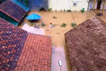 Chưa qua bão dữ, người miền Trung lại lo ngập lụt, lũ quét