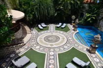 Ngắm biệt thự nghìn tỷ của “vua thời trang” Versace