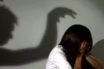 Chưa đầy 1 năm, hiếp dâm 3 chị em vì nhu cầu 