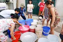 Cười ra nước mắt 36 kế sống sót qua ngày mất nước