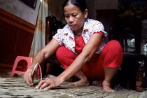 Chùm ảnh: Nghề làm áo tơi độc nhất vô nhị ở Hà Tĩnh