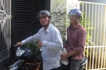 Nhậu xong đi vệ sinh và bỗng dưng... thành cướp