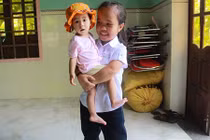 Nữ sinh mang hình hài trẻ lên 5 ước mơ thành cô giáo