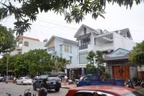 QN: Hai chị em chết bất thường trong căn biệt thự