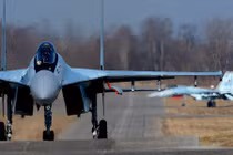 Báo Nga: F-35 Mỹ đừng xem thường Su-35 Nga
