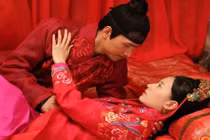 Mổ xẻ thủ tục “động phòng hoa chúc” của bậc quân vương xưa