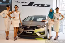 Soi Honda Jazz giá 350 triệu sắp về Việt Nam