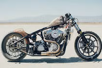 Harley Davidson độ cực chất bay mình trong sa mạc