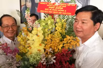 Bí thư Thăng trăn trở vì người dân “dùng kháng sinh bừa bãi”