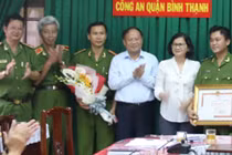 Thưởng nóng đội hình sự tóm 3 tên cướp sử dụng roi điện