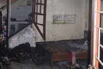 Hà Nội: “Bà hỏa” thiêu rụi nhiều đồ đạc trong ngôi nhà 4 tầng