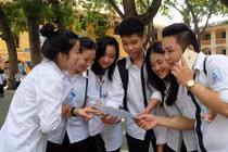 Ảnh: Thí sinh thở phào với đề thi môn Ngữ văn THPT Quốc gia