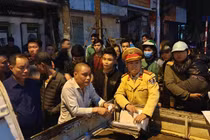 Lái xe ô tô rút dao đâm người sau va chạm ở Hà Nội là ai?