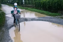 Người dân ám ảnh đi trên “con đường đau khổ” ở Hà Nam