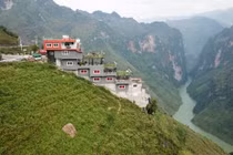Bộ Văn hóa nói gì về công trình xây trái phép trên đèo Mã Pì Lèng?
