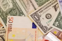 Tỷ giá ngoại tệ ngày 9/11: Dấu hiệu chia rẽ, USD tăng vọt trở lại