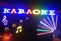 Bị chủ quán karaoke đánh chết vì hỏi “có gái không“