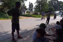 Vợ thất kinh thấy chồng quản trang chết treo cổ ở Hà Nội