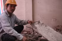 Hà Nội: Phá dỡ nhà 4 tầng nghiêng như tháp Pisa