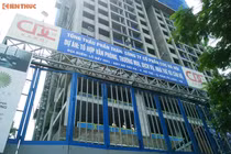 Hiện trường đứt cáp cẩu The SUN Mễ Trì, rơi trúng văn phòng