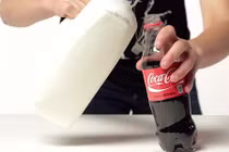 Các ứng dụng bất ngờ không thể tin nổi từ Coca-cola
