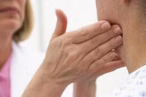Nhận biết hạch nổi là dấu hiệu bệnh ung thư nguy hiểm