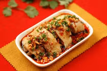 Gà luộc sốt sa tế thơm ngon lạ miệng