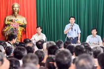 Chủ tịch Hà Nội đối thoại với dân ven bãi rác Nam Sơn