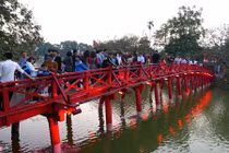 Các điểm du xuân đông nghẹt người ba ngày Tết
